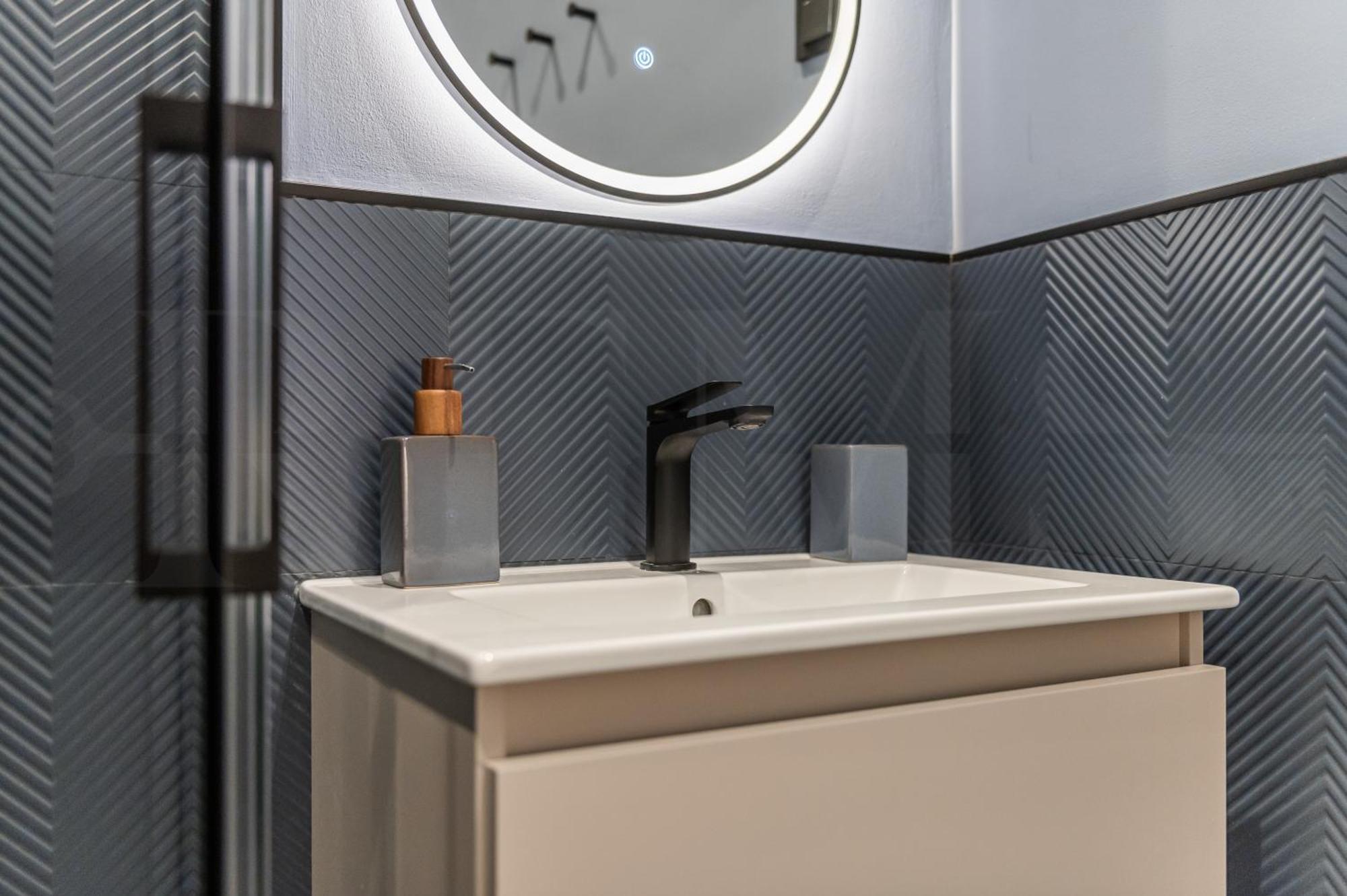 Modern & Stylish 3br In The Heart Of By Rems Apartment Málaga